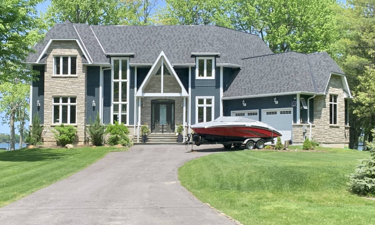 Ramara Cottage | Amazing waterfront LUXE lake house, for a beautiful week/end away!