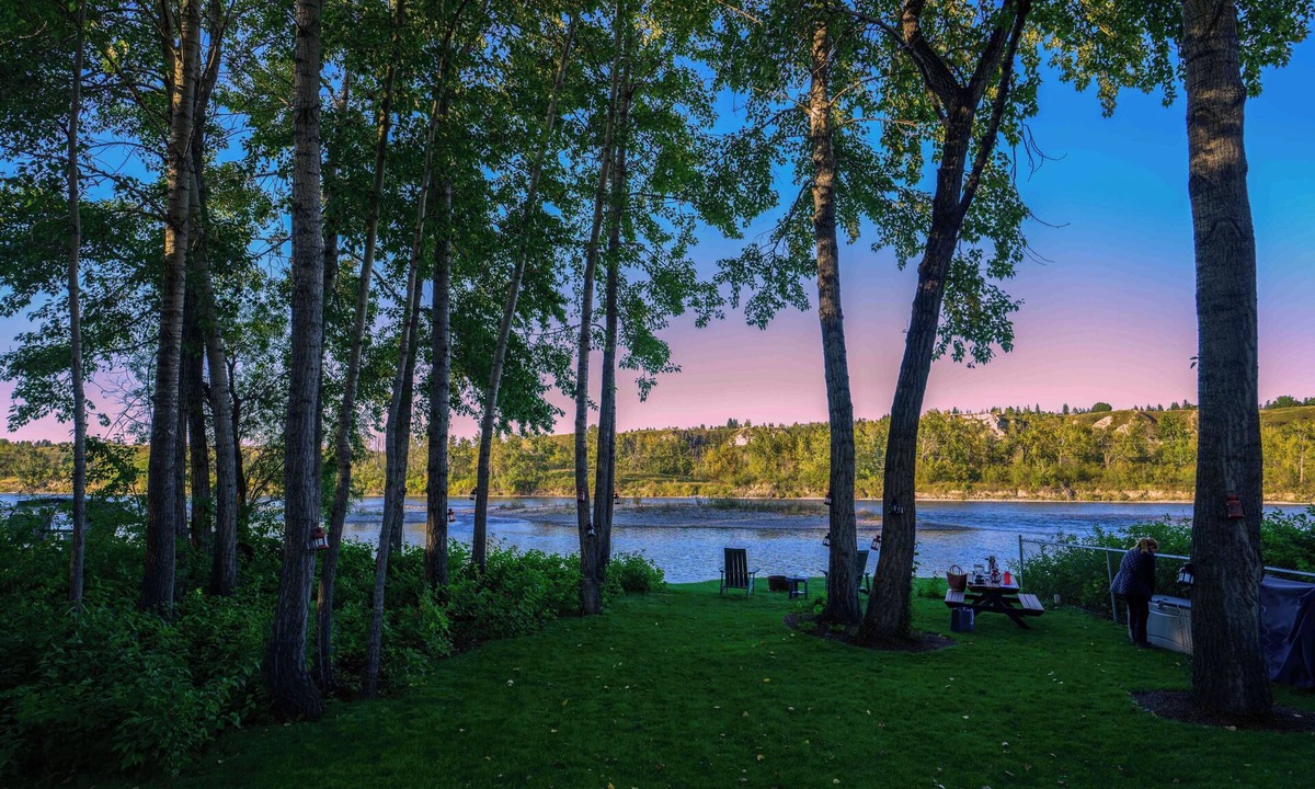 Northwest Calgary Cabin | An Urban Glamping Haven Hidden Along Calgary's Bow River