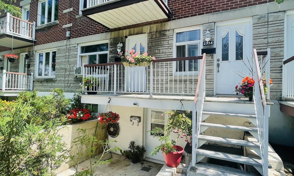 Villeray—Saint-Michel—Parc-Extension Apartment | Apartment for rent in Montreal