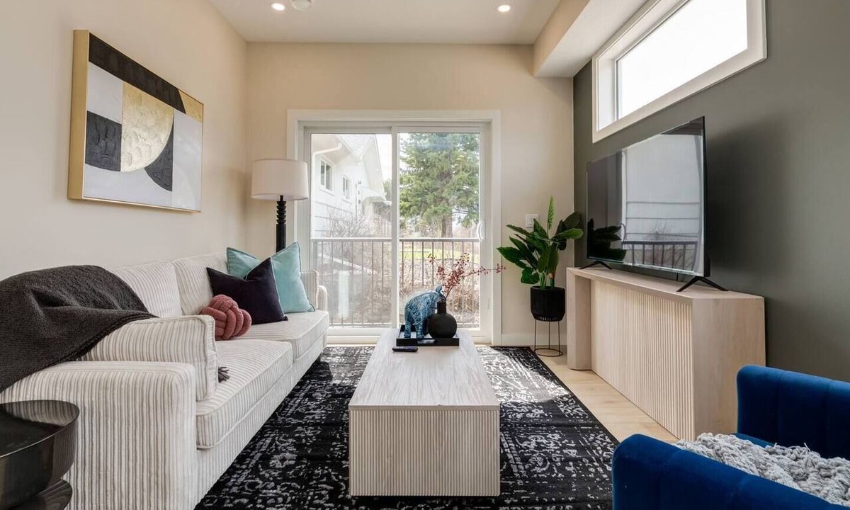 Southwest Calgary House | "Aria" NEW 3 Bdrm in Glendale! 10 mins to C-Train!