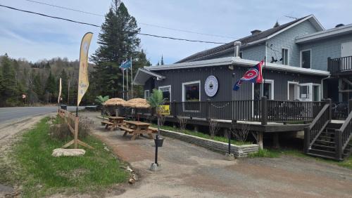 Sainte-Marguerite-du-Lac-Masson Cabin | Auberge HALDER Lodge Inn Vacation Rental Near Mont Tremblant, Laurentians