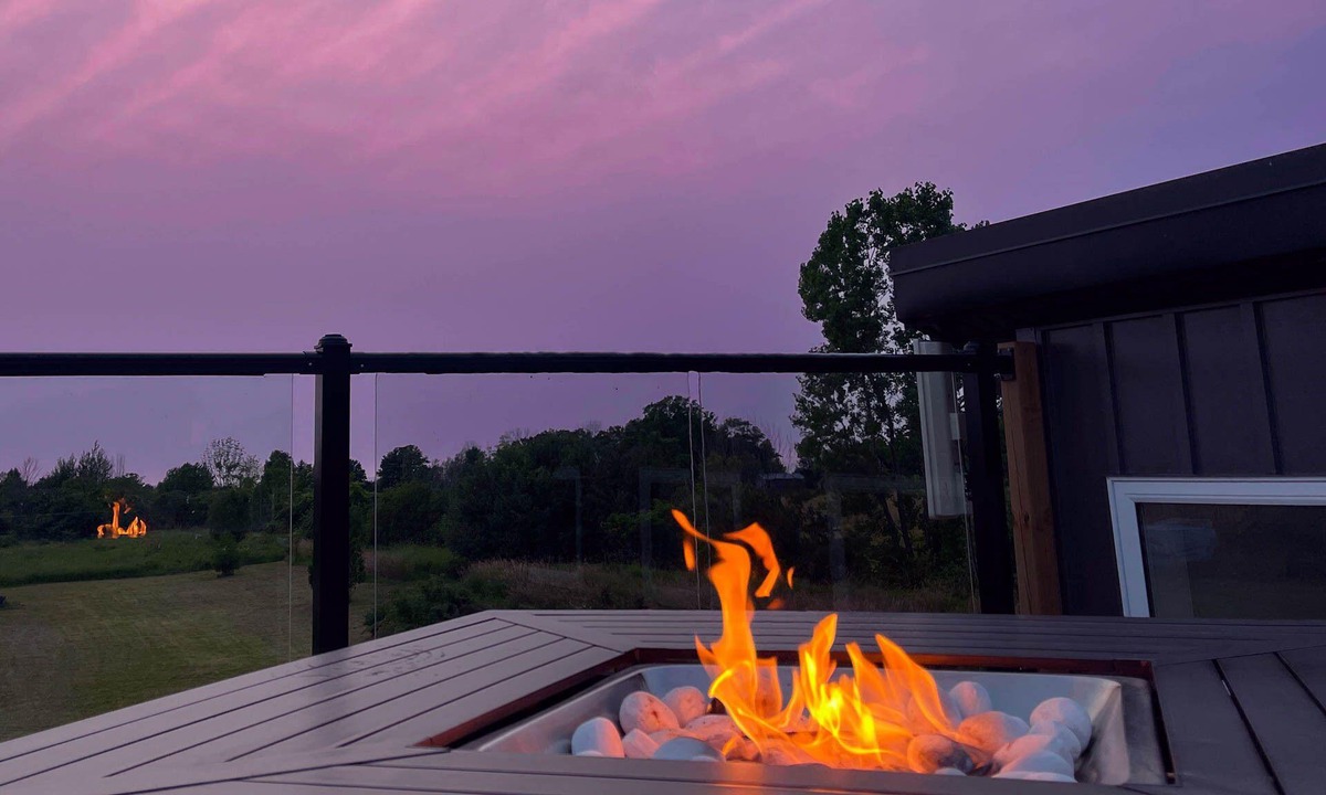 Port Albert Cottage | Autumn Nights by the Lake. *Hot Tub*