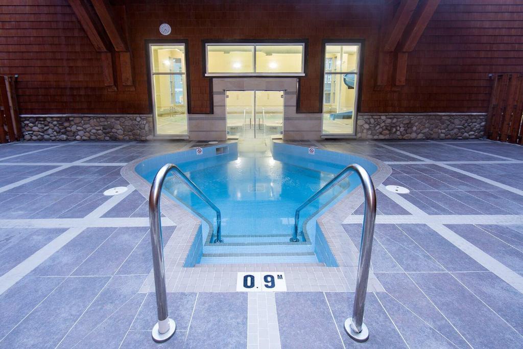 Canmore Apartment | B&B Mountain View 2BR 1Pullout Grand Rockies Resort
