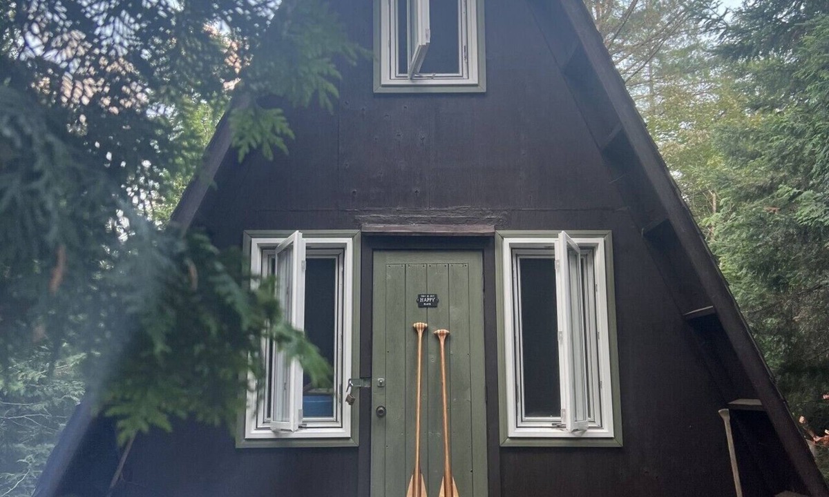 Algoma District Cabin | Backcountry Cabin: Hike & Paddle in to Paradise!