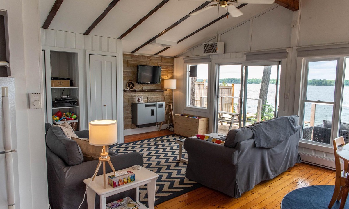 Rideau Lakes Cottage | Barber Pointe