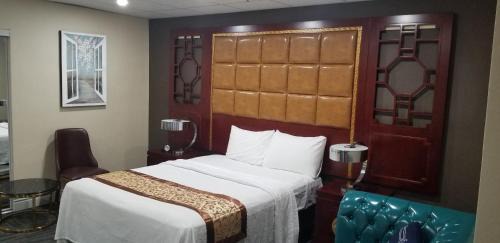 Saint-Laurent Hotel | Baymont by Wyndham Montreal Airport