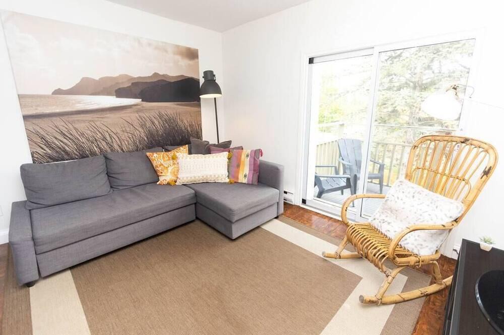 Wellington House | Beach + Main Wellington is the Perfect Stay in PEC