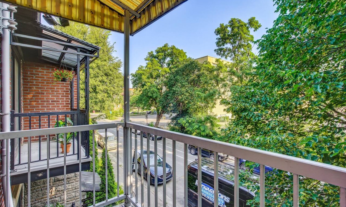 Hochelaga-Maisonneuve Apartment | Beautiful apartment. Very safe neighborhood. Close to public transportation and amenities.