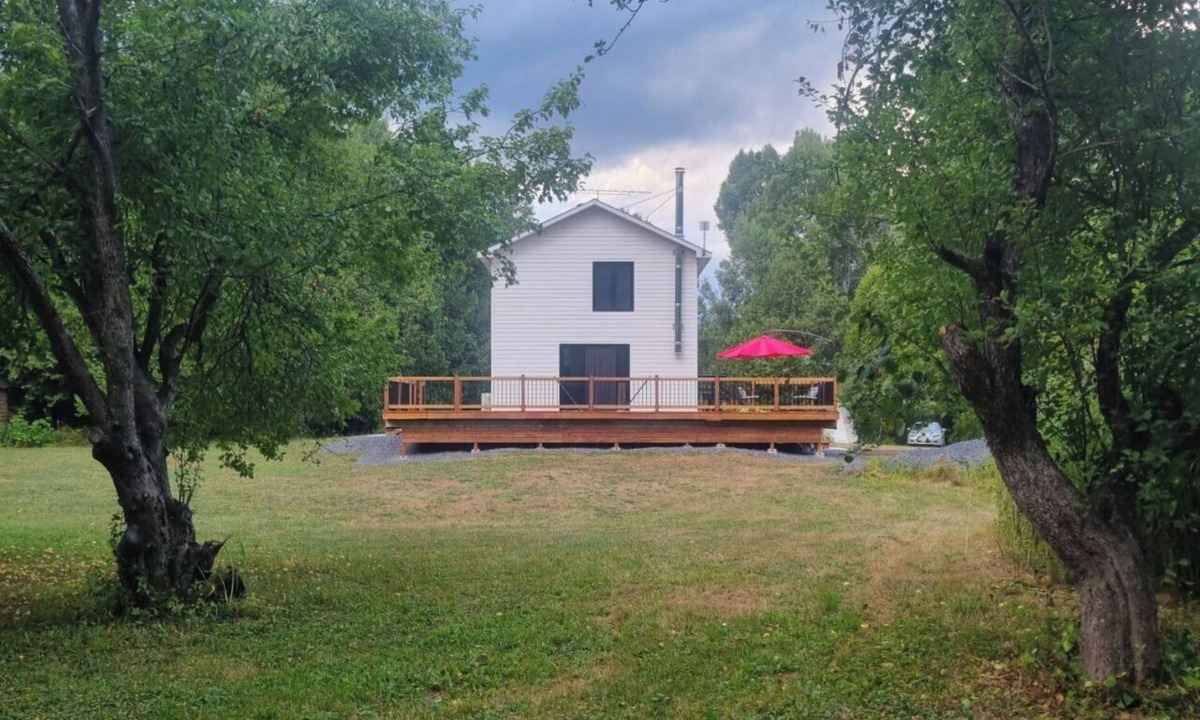 North Glengarry Cottage | Beautiful, clean 3-bed country house in the woods.