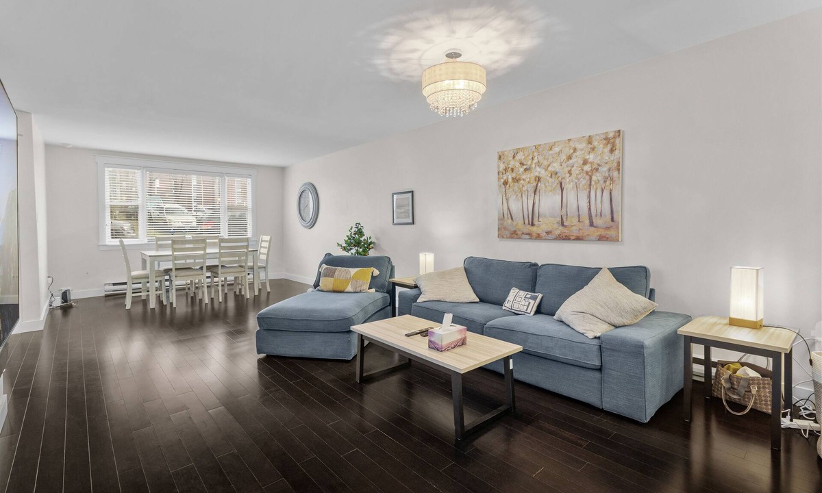 Quidi Vidi House | Beautiful & Cozy DT Home With PingPong Table