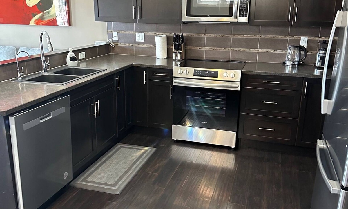 Red Deer House | Beautiful Duplex in Red Deer South.