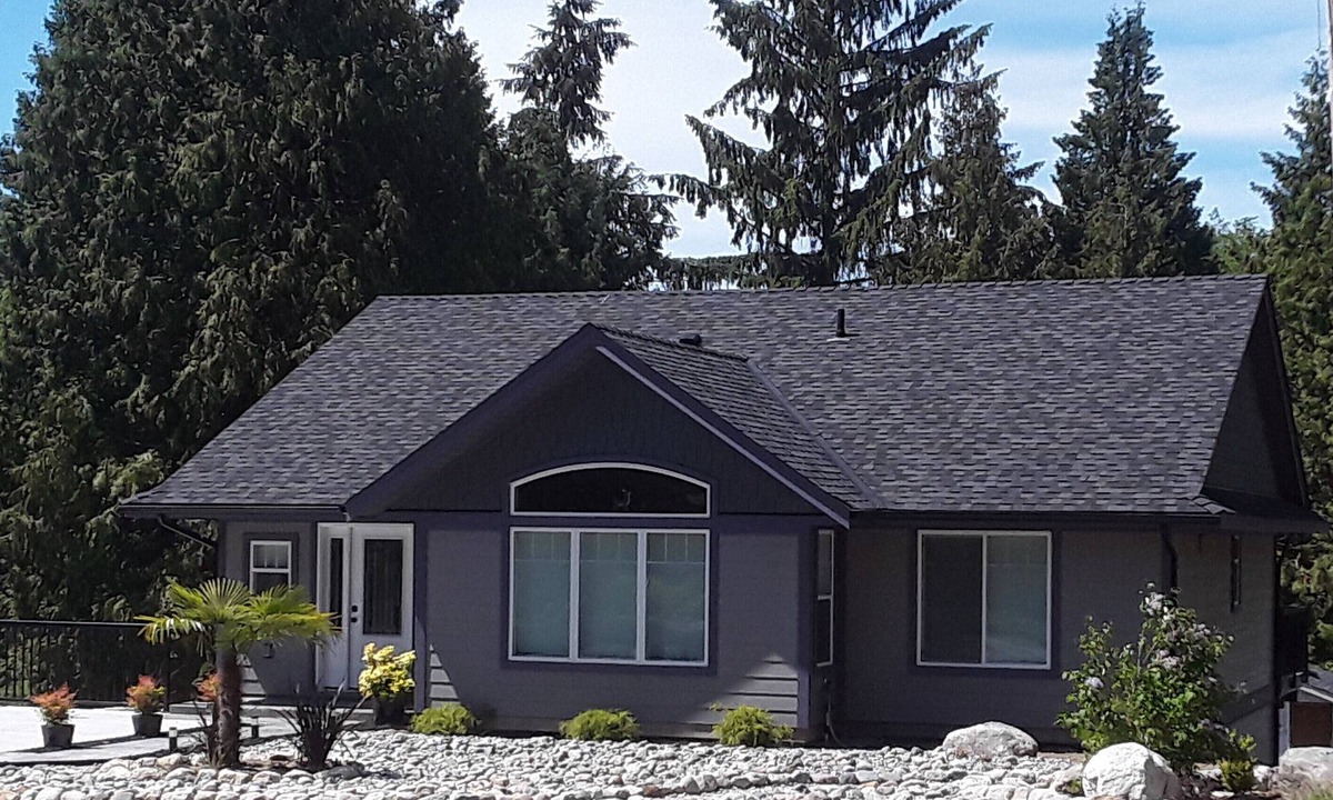 Halfmoon Bay House | Beautiful home 5 minutes to hiking, biking and beaches.