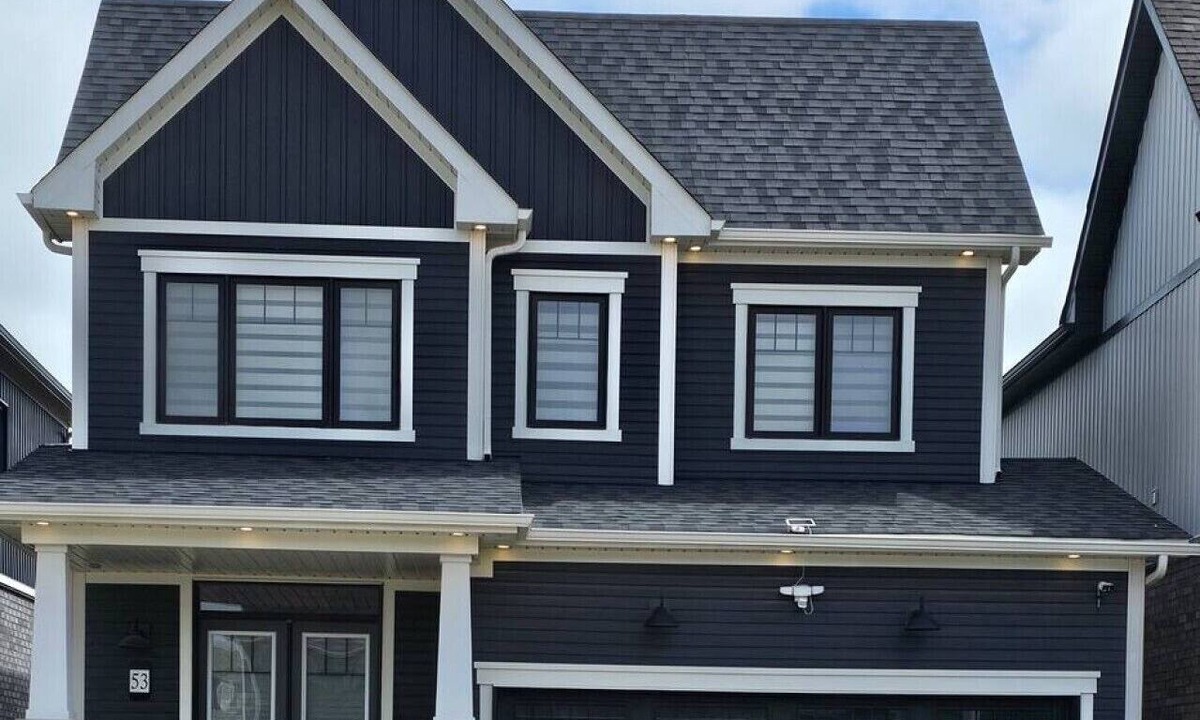 Welland House | Beautiful Home backing on Welland Canals STR-289