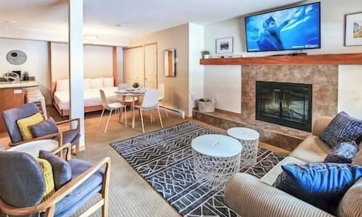 East Kootenay Apartment | Beautiful Horsethief Studio with two Murphy beds