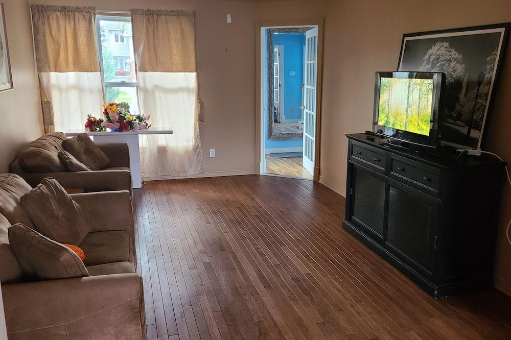 Orleans Village - Chateauneuf House | Beautiful house in Orléans ottawa