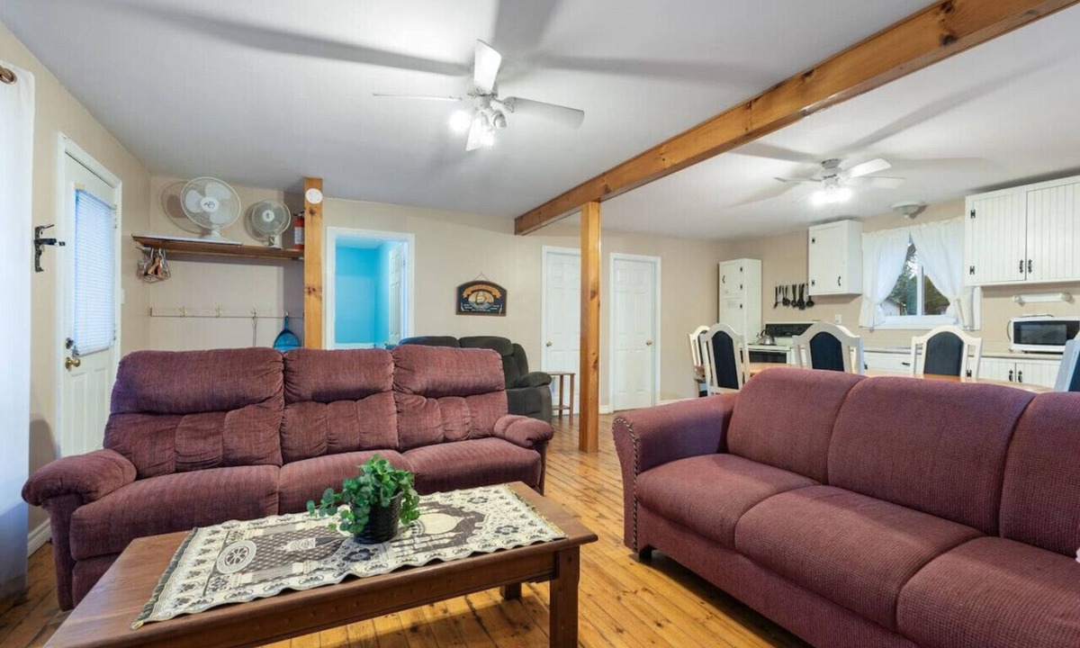 Otonabee-South Monaghan Cabin | Beautiful Lake Views in Nature