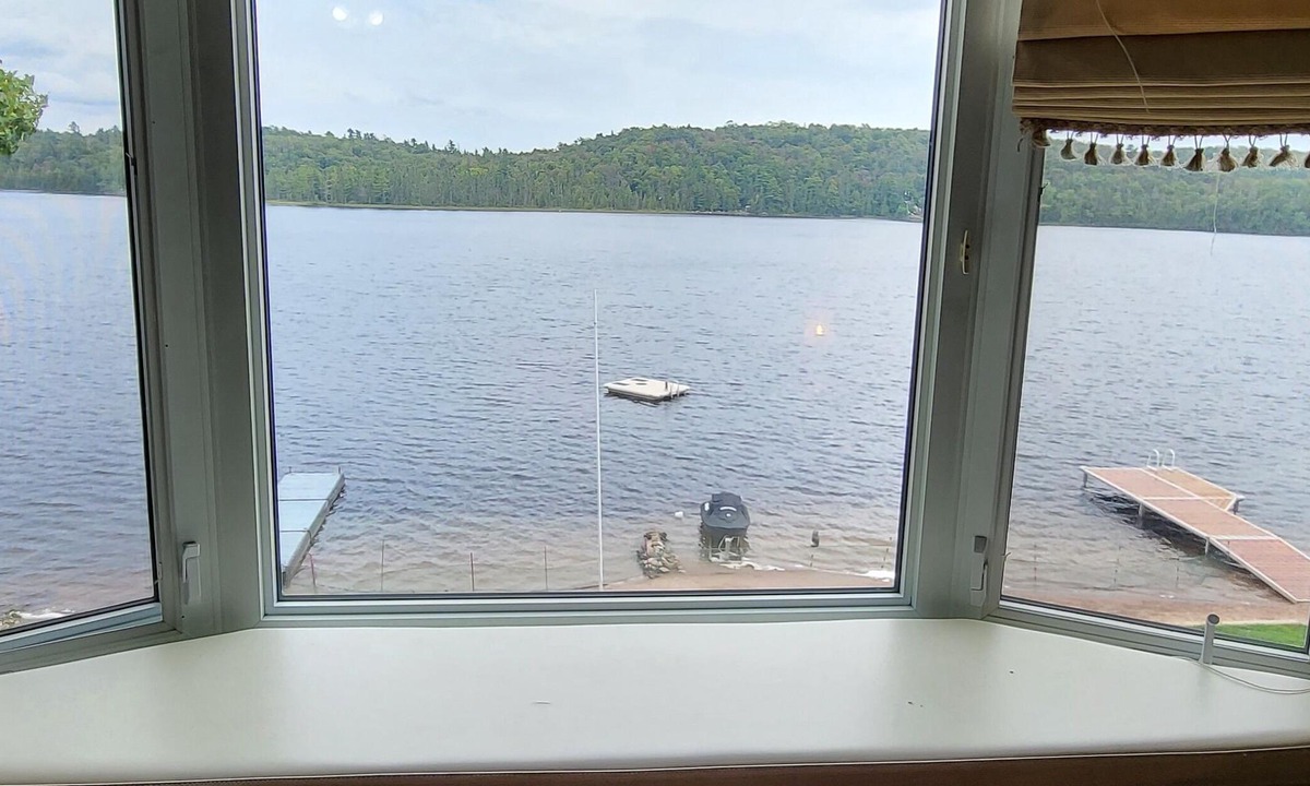 Goulais River Cottage | Beautiful lakefront cottage with private beach