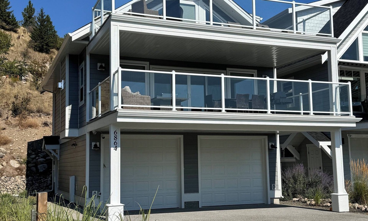 Central Okanagan Cottage | Beautiful, luxurious, brand new with lake view cottage. Best location in La Casa