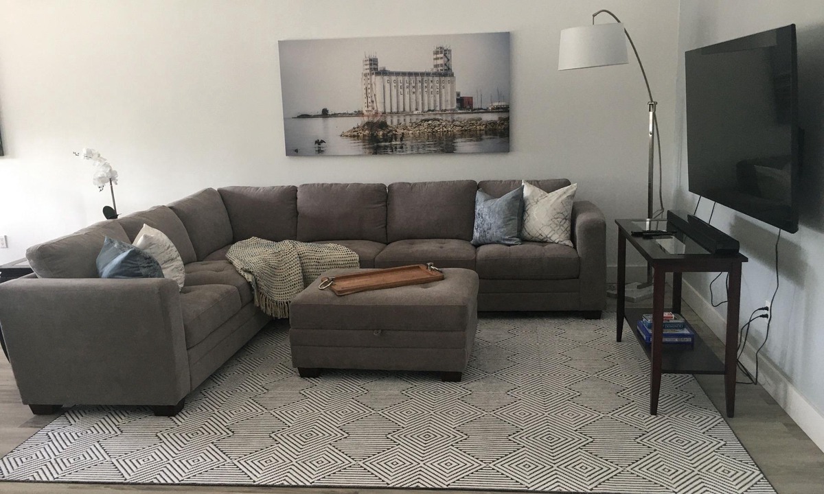 Collingwood Apartment | Beautiful, new, private apartment in Downtown Collingwood. Walk to all amenities