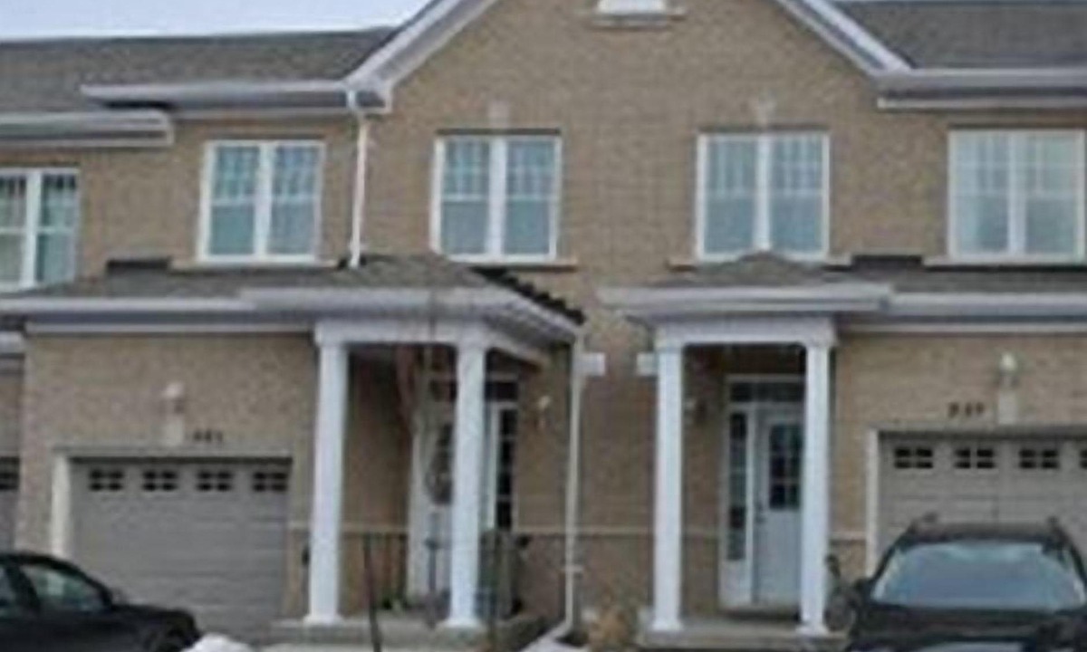 Rideau Heights House | Beautiful New Riverside Townhouse
