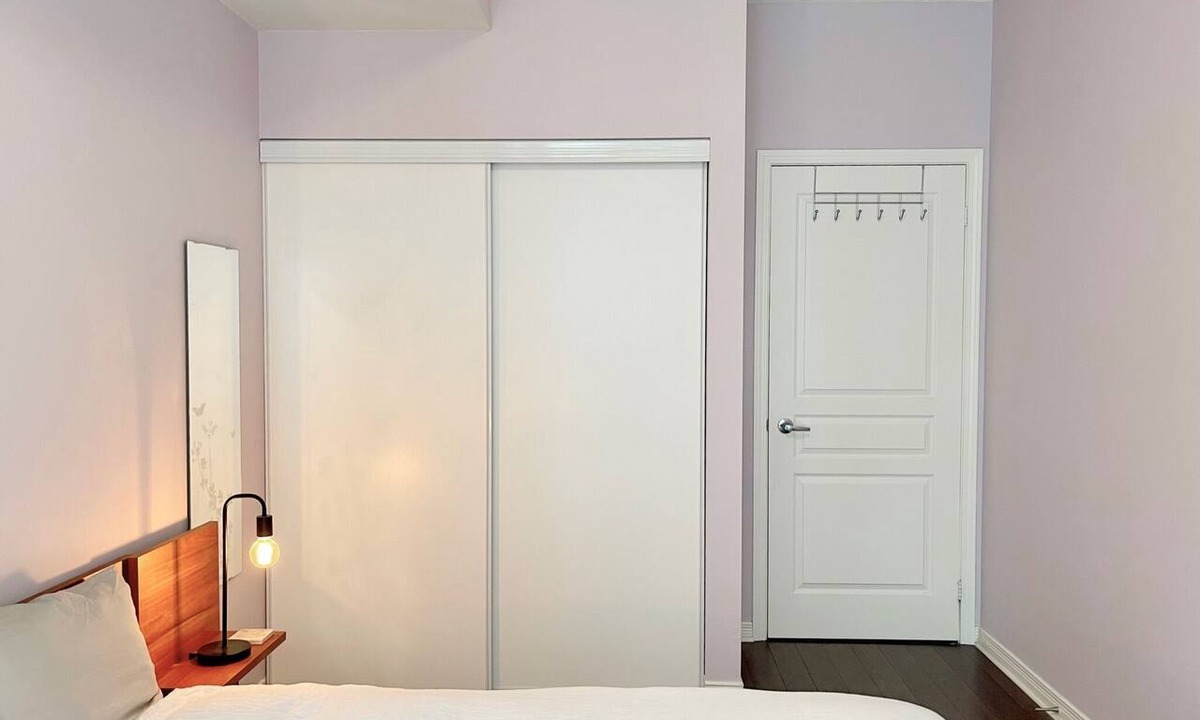 CityPlace Apartment | Beautiful prime-location condo downtown! CN Tower/Roger's Centre/The Well