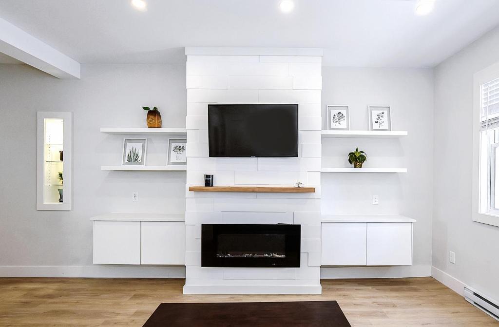 South End Apartment | Beautiful South End Apartment - Includes parking!