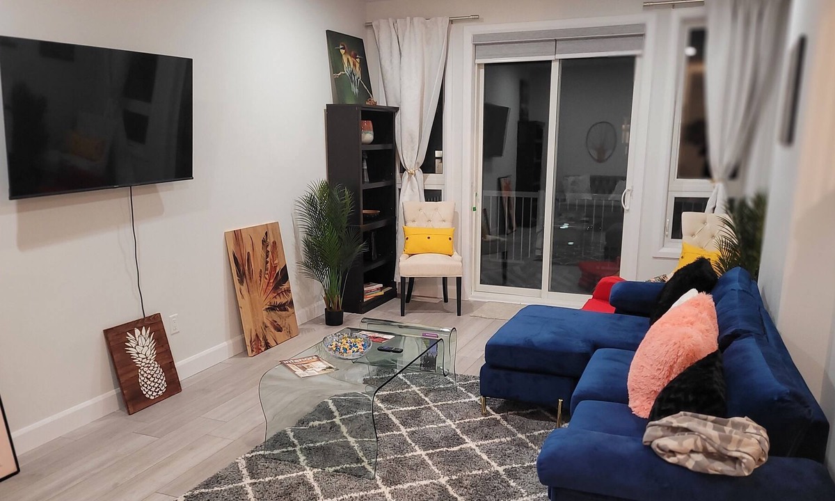 Amherstview House | Beautiful spacious new 4 bedroom home located 5 mins to Lake Ontario.