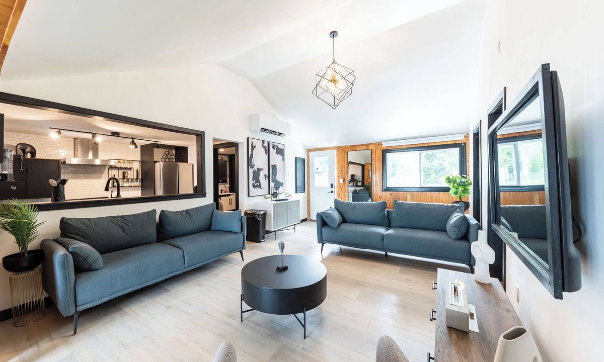 Petawawa Cottage | Beautifully Designed Cottage