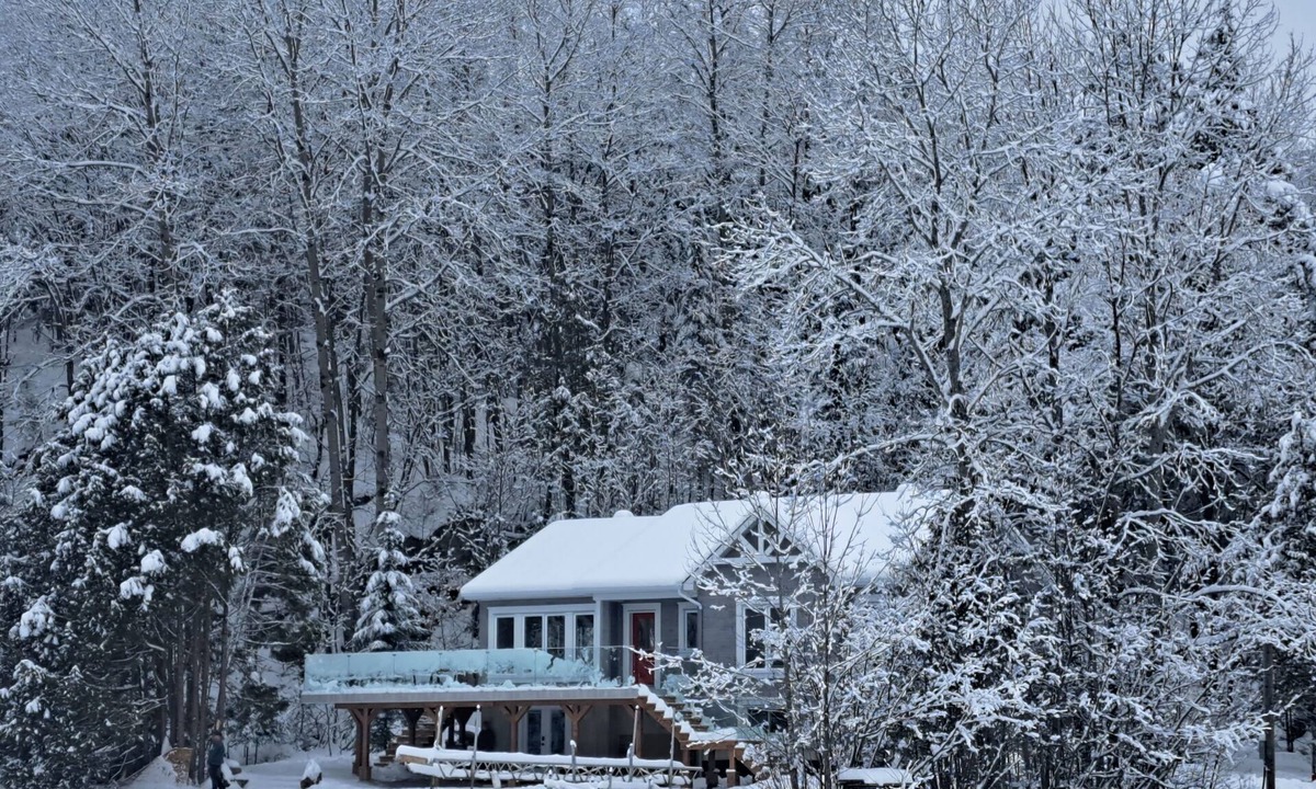 Val-des-Monts House | Beauty, tranquility, spa, winter wonderland