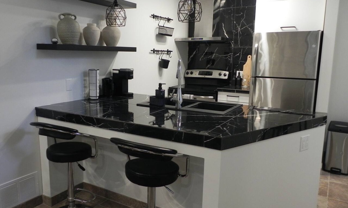 Grimsby Apartment | Bella on Main in the Charming Town of Grimsby