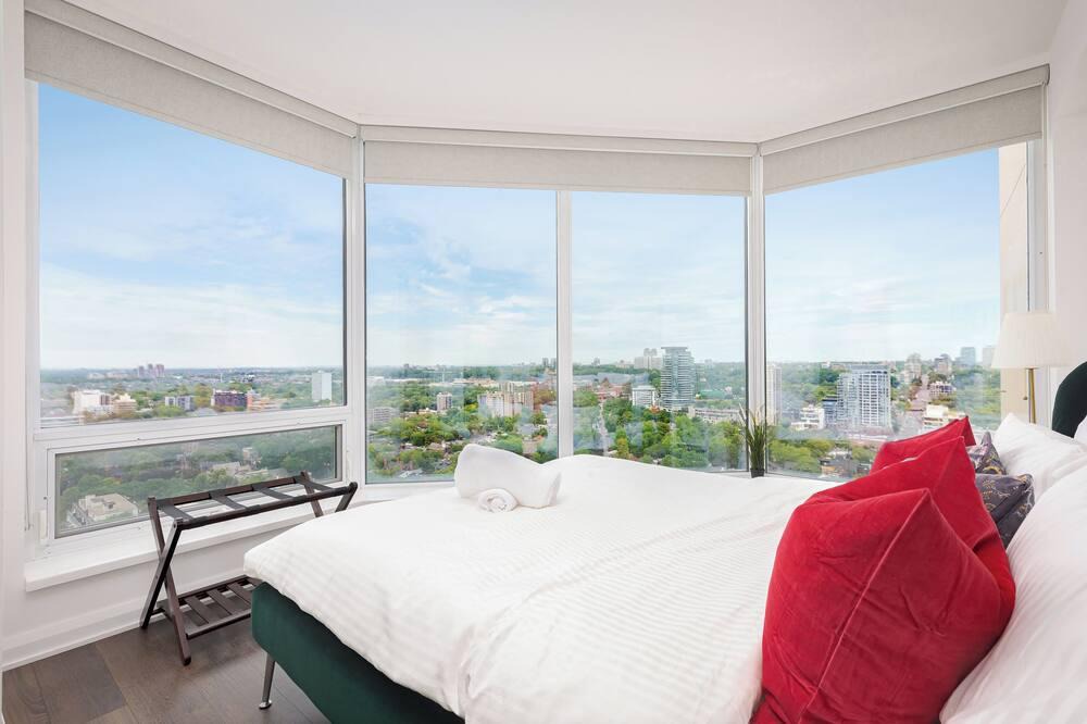 Bloor-Yorkville Apartment | Best Apartment Downtown Toronto with City View in Yorkville.