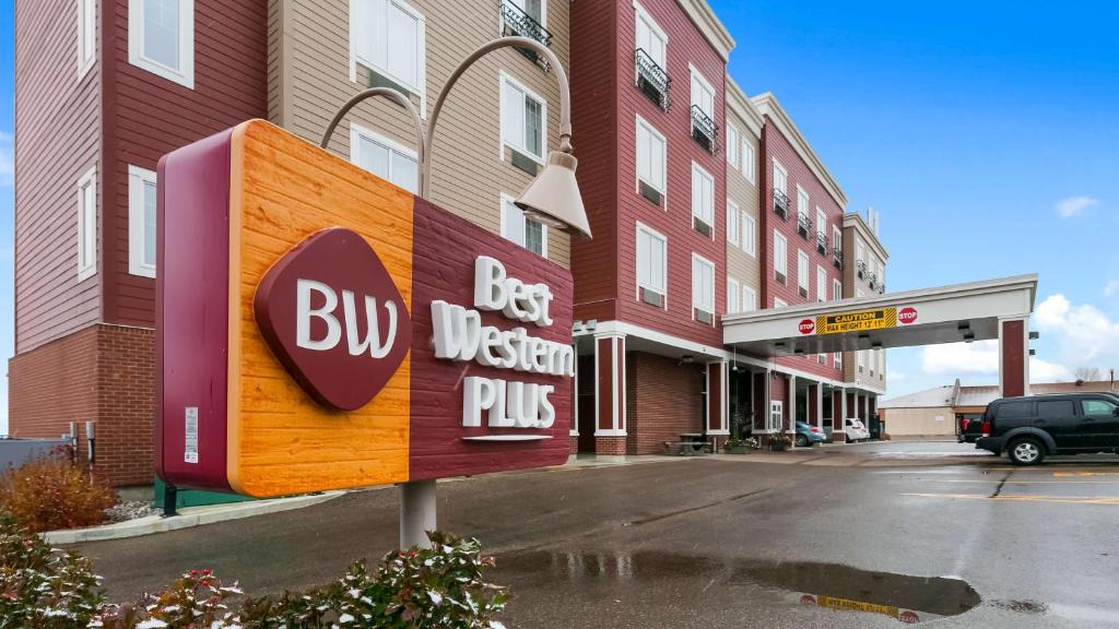 Sylvan Lake Hotel | Best Western Plus Chateau Inn Sylvan Lake