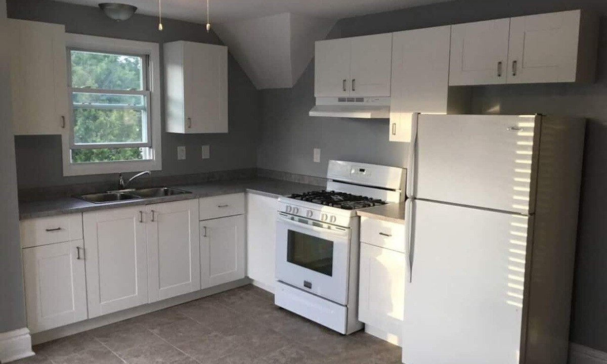 Belmont Apartment | Between the 401 and St Thomas