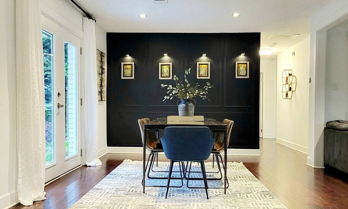 Smyrna House | Blissful Bungalow-Near Braves,Modern, Spacious, K/Q/Twins w/Parking, Fenced Yard