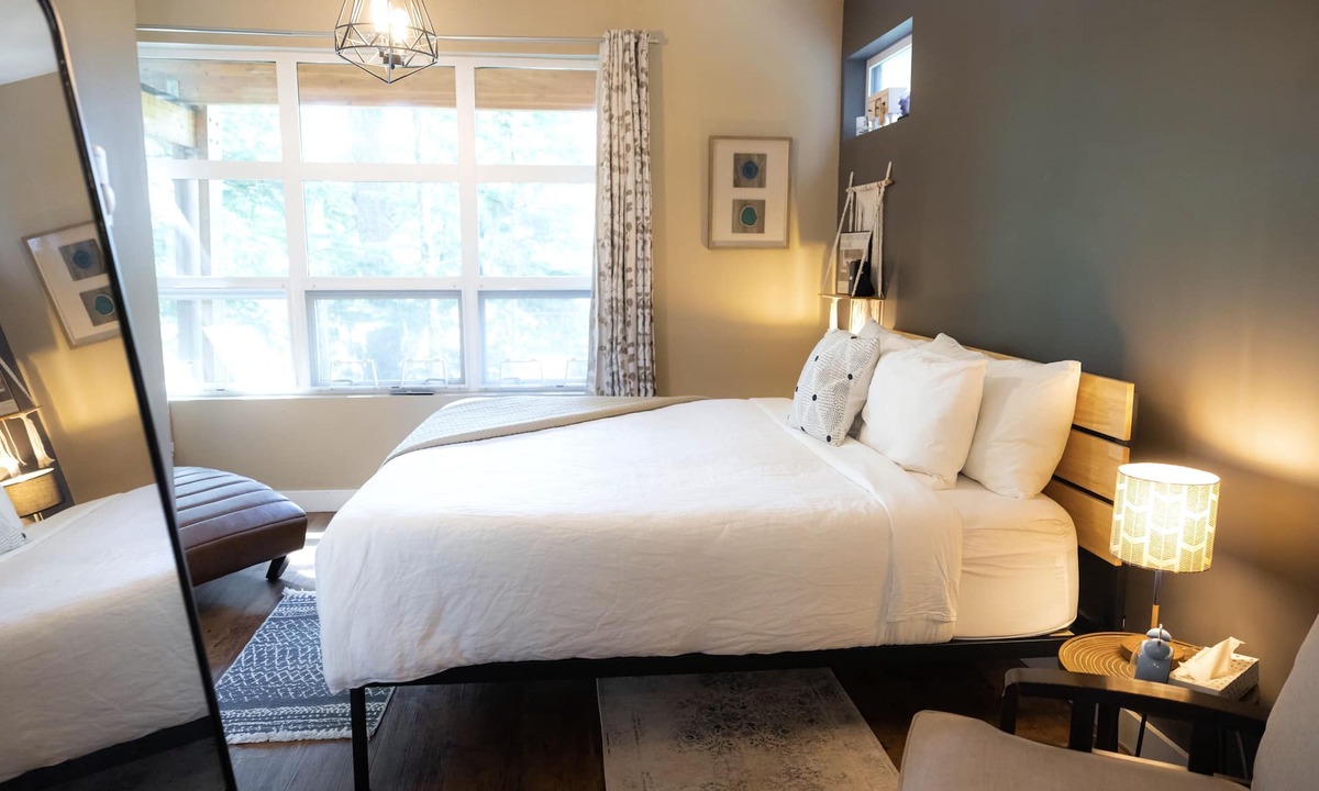 Ucluelet House | Boho Zen- 2 bedroom townhome on the Inlet