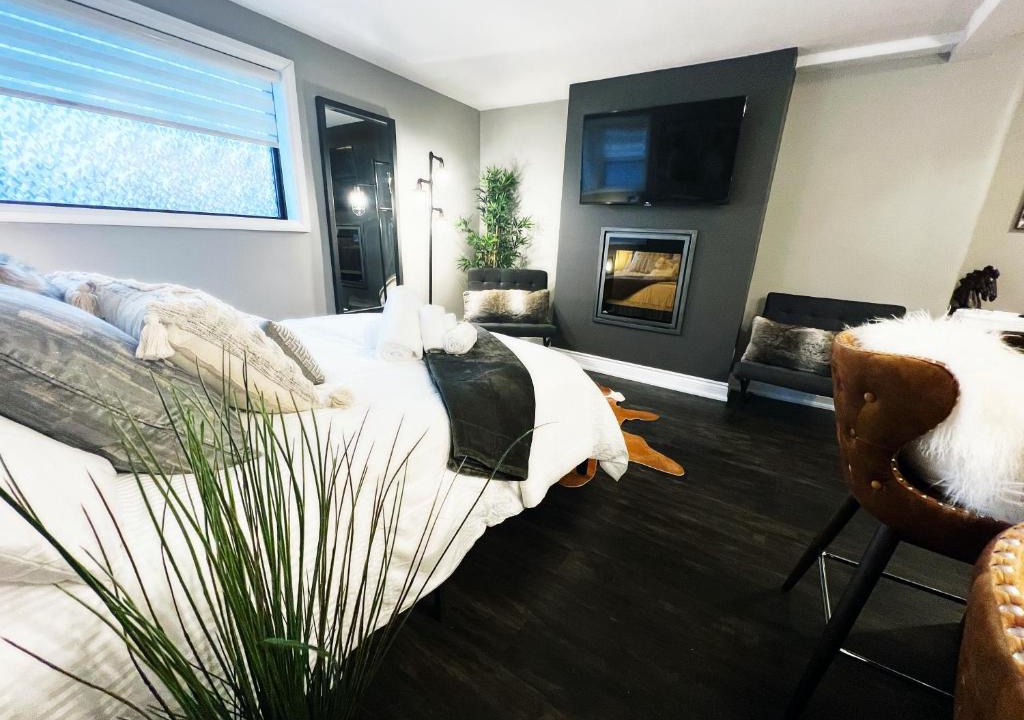 South London Apartment | Boutique Bliss in the Heart of Wortley Village