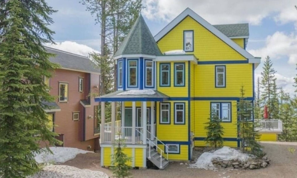 Silver Star Mountain House | Brand new modern duplex with garage, BBQ, hot tub, media room, foosball table
