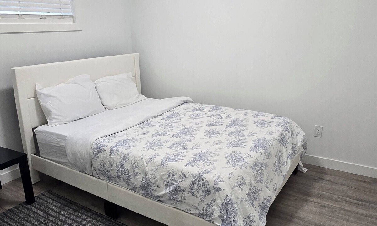 Northwest Edmonton House | Brand new legal basement suite in a quiet neighbourhood