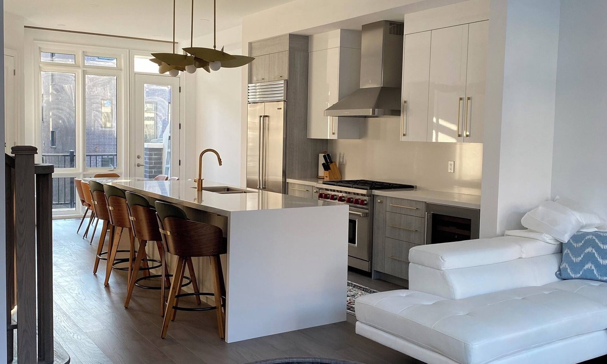 Richmond Hill House | Brand New, Luxurious & Spacious 4-Level Townhouse (Sleeps 10) with Two Kitchens