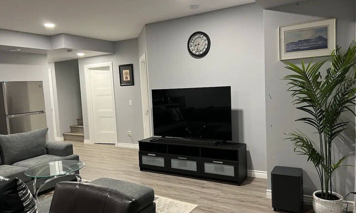 Fort Gary House | Bridgwater Haven. 2 Queen Beds. Private & Clean