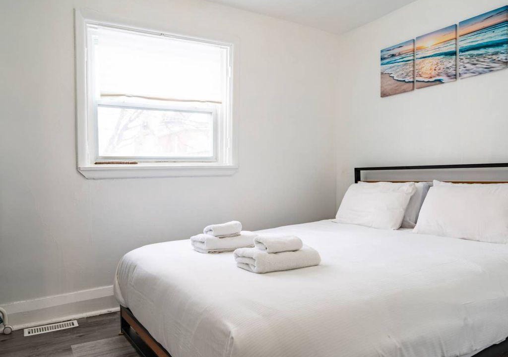 The Beaches Apartment | Bright Apartment in The Beaches