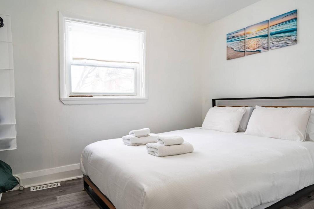 The Beaches Apartment | Bright Apartment in The Beaches