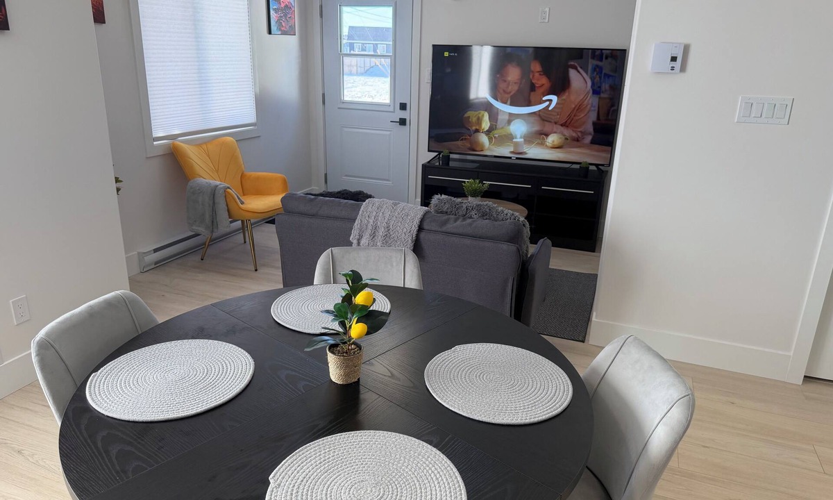 Terra Nova Apartment | Bright, Modern & Cozy 1 Bedroom Getaway