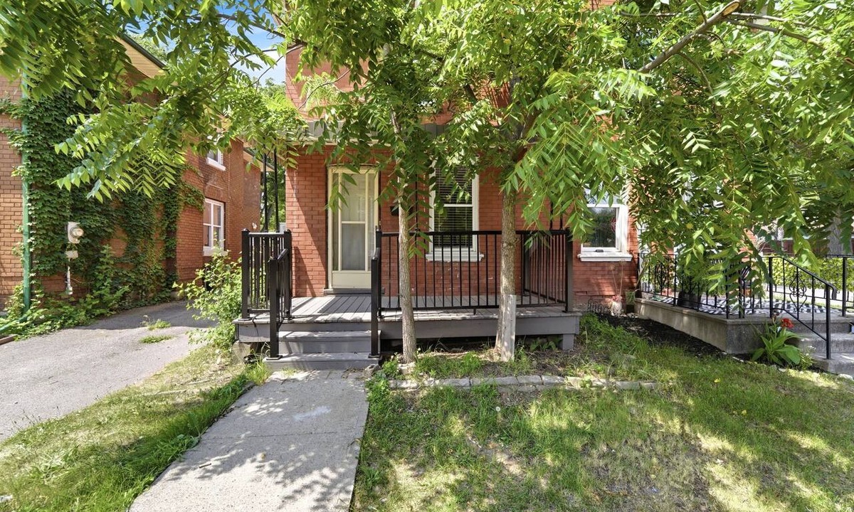 Brantford Apartment | Bright Renovated 1BR Suite · Monthly Stays · 5 Min to Downtown & Hospital