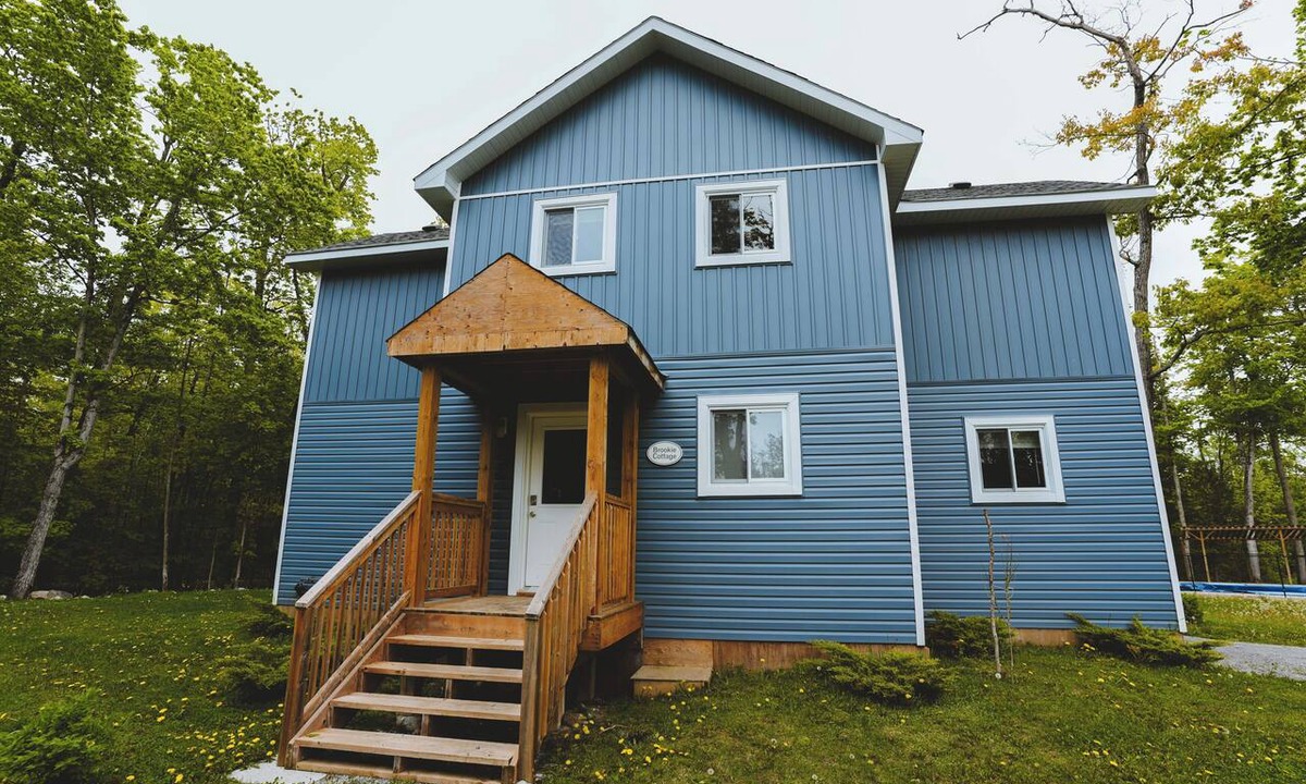 Bobcaygeon Cottage | Brookie Cottage - 4-Bedroom - Family Friendly