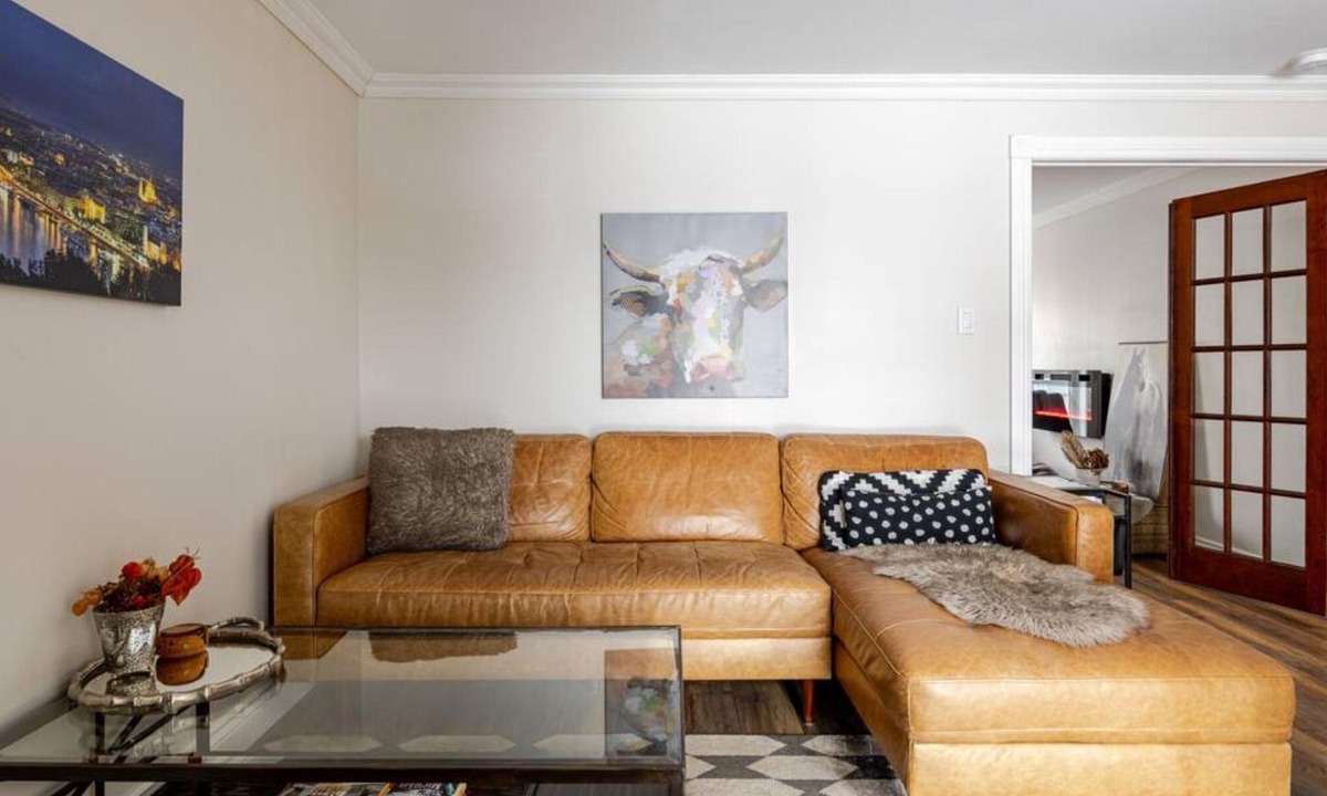 Perth Apartment | Budapest - European style deluxe oasis facing the historic Tay River Basin
