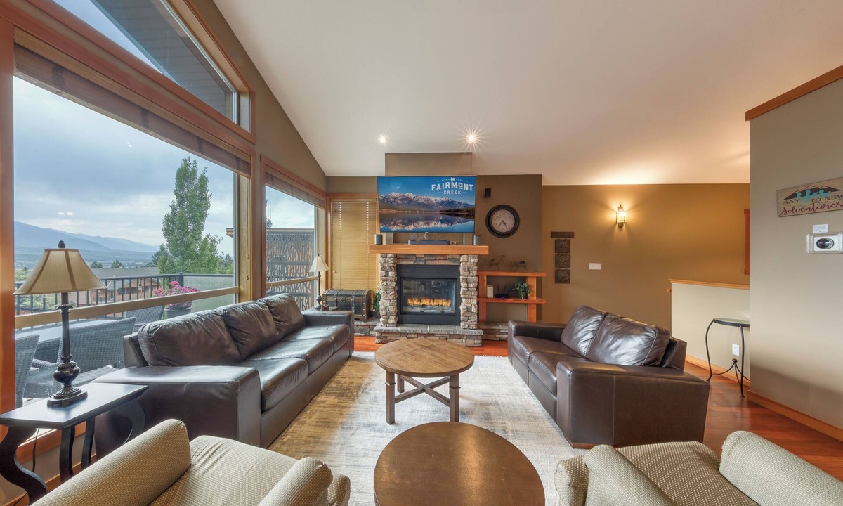 East Kootenay House | Residences 2 Bedroom Selkirk Townhome: Unit 17