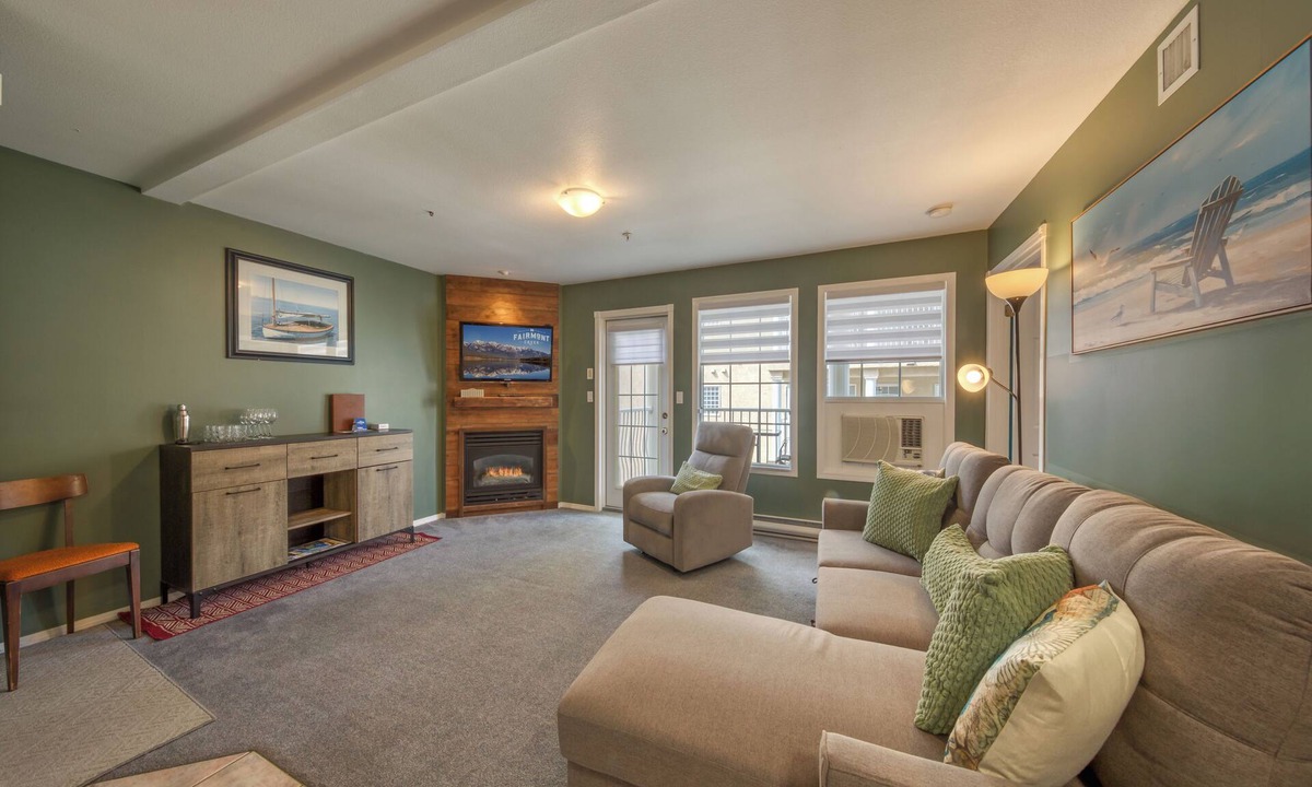 East Kootenay Villa | Dip & Drive: Unit 3008B 1BR at Mountain View Villas