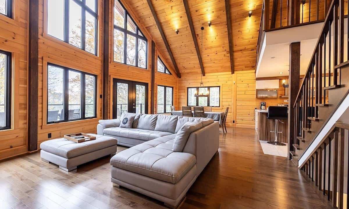 Sainte-Marguerite-du-Lac-Masson Ski Chalet | Edge of Lake Walfred - Spa - Mistral Club Walfred
