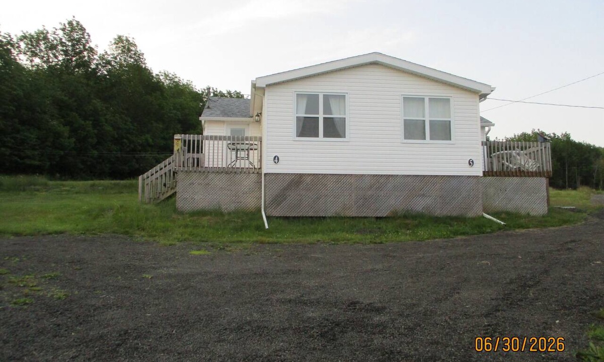 Clementsport Cabin | Cabin #4, medium one bed room cabin
